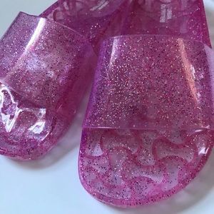 UO Glitter Jelly Slides